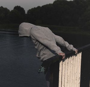 Auf der Brücke: Instagram verbannt Inhalte (Foto: pixabay.com, rebcenter-moscow)