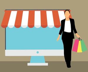 Online-Shopping: auf dem PC mehr Infos (Foto: pixabay.com, mohamed_hassan)