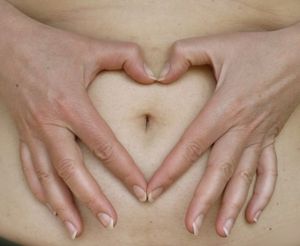 Bauch: Sodbrennen-Mittel schlecht für Magen (Foto: Sigrid Rossmann/pixelio.de)