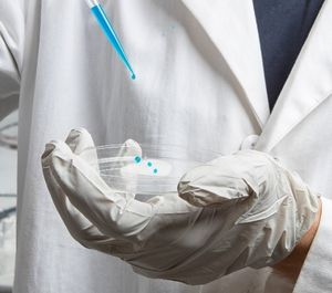 Schutzhülle: Bakterien tropfen ab (Foto: Georgia Kirkos/McMaster University)