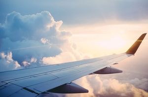 Flugzeug: Anbindung schadet Lokalinvestitionen (Foto: pixabay.com, Free-Photos)