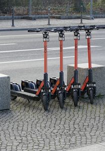 E-Scooter: stellen Risiko für persönliche Daten dar (Foto: pixabay.com, falco)
