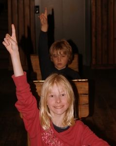 Melden: Lob motiviert Schüler erheblich (Foto: pixelio.de, S. Hoschlaeger)