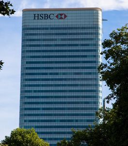 HSBC-Turm: Großbank streicht 35.000 Jobs (Foto: hsbc.com)