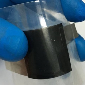 Flexibles Teil: hohe Kapazität trotz Schnellladen (Foto: Zhuangnan Li/ucl.ac.uk) Flexibles Teil: hohe Kapazität trotz Schnellladen (Foto: Zhuangnan Li/ucl.ac.uk)