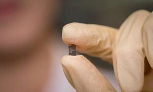 Winziges Modul macht Lithium-Batterien sicher (Foto: David Baillot, ucsd.edu)