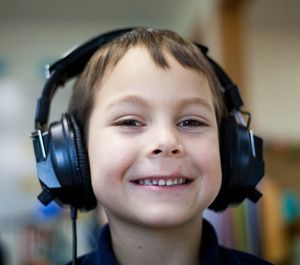 Junge: Eltern von Musikgeschmack enttäuscht (Foto: unsplash.com, Ben Mullins)