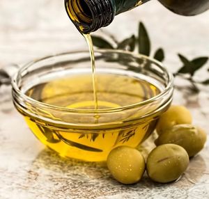Olivenöl: vor allem für Ältere von Vorteil (Foto: pixabay.com, stevepb)