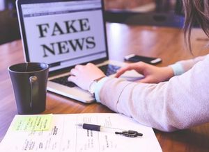Fake News: oft umgekehrter Effekt bei Warnung (Foto: pixabay.com, memyselfaneye)