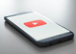 YouTube: Monetarisierung von Corona (Foto: unsplash.com, Christian Wiediger)