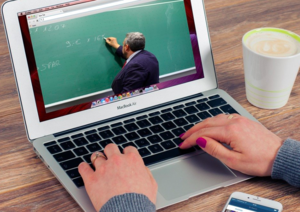 Online-Kurs: genauso effektiv wie Vorlesung (Foto: pixabay.com, Tumisu)