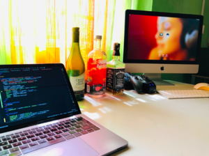 Alkohol im Home Office: US-Angestellte trinken (Foto: unsplash.com, Alfred Rowe)