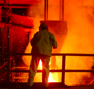 Stahlarbeiter: ThyssenKrupp erhält Milliardenkredit (Foto: pixabay.com, 272447)
