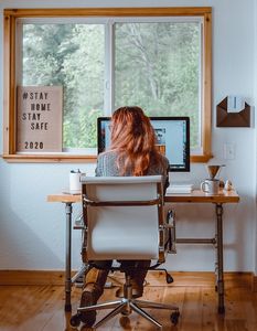 Home Office: viele Briten unqualifiziert (Foto: unsplash.com, Tina Witherspoon)