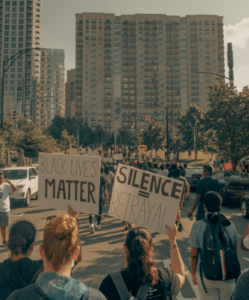 #BlackLivesMatter: Instagram blockiert Postings (Foto: unsplash.com, Clay Banks)