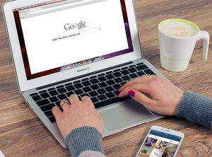 Google markiert relevante Information (Foto: pixabay.com, FirmBee)