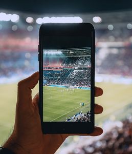 Fußball: Sport-Fans sind oft Piraten (Foto: unsplash.com, Thomas Serer)