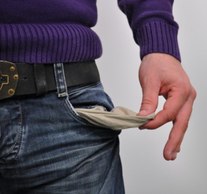 Leere Taschen: Verbraucher zahlen zu viel (Foto: pixabay.com, csamhaber)