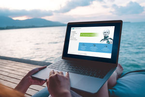 Sicher im Internet, entspannt reisen (Foto: ESET)