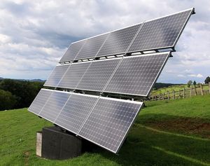Solarzellen: Graphen-Rüstung verbessert Leistung (Foto: pixabay.com, atimedia)
