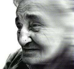 Alte Frau: Alzheimer bleibt ungelöstes Problem (Foto: pixelio.de, Gerd Altmann)