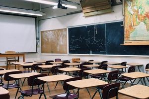 Klassenzimmer: Kameras bleiben besser draußen (Foto: pixabay.com, Wokandapix)