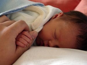 Säugling: Stickoxide vor allem für Babys gefährlich (Foto: pariah083/pixelio.de)