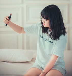 Selfie: Mädchen verstecken echtes Aussehen (Foto: pixabay.com, cuncon)