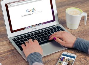 Google: hilft bei der Suche nach Bildlizenz (Foto: pixabay.com, FirmBee) Google: hilft bei der Suche nach Bildlizenz (Foto: pixabay.com, FirmBee)