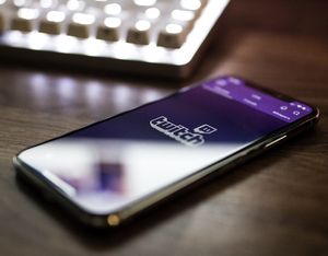 Twitch greift mit Twitch greift mit