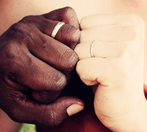 Gegensatz: schwarze US-Männer im Fokus (Foto: Free-Photos, pixabay.com)