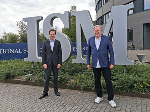 Prof. Dr. Ingo Böckenholt (re.) und Steffen Bolz (li.) (Foto: ISM)