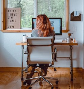 Home Office: Freelancing im Trend (Foto: unsplash.com, Tina Witherspoon)