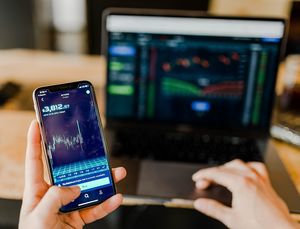 Fintech: Hit bei Generation Z (Foto: unsplash.com, Austin Distel)