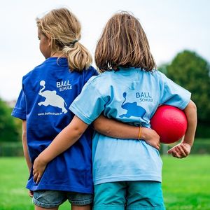 Ran an den Ball: hilft bei Aufmerksamkeit (Foto: vereinballschule, pixabay.com)