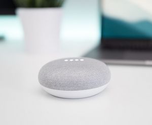 Smart Speaker: spielt kostenlos YouTube Music (Foto: unsplash.com, Kevin Bhagat)