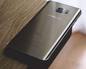 Samsung-Handy: Konzern mit massivem Gewinnanstieg (Foto: pixabay.com, StockSnap)