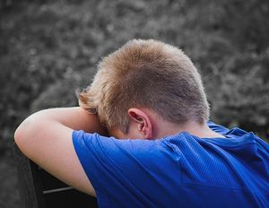 Junge: Verletzungsrisiko bei früher Pubertät (Foto: pixabay.com, Myriams-Fotos)