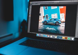 Auto: Online-Verkauf durch Geld-zurück-Garantie (Foto: unsplash.com/Erik McLean)