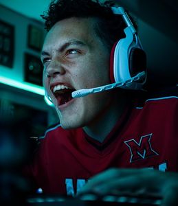 Gamer: in friedlichen Ländern aggressiver (Foto: unsplash.com, Mark Decile)