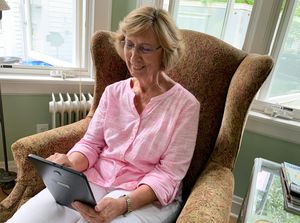 Tablet: Patientin beim Trainieren ihres Gehirns (Foto: wexnermedical.osu.edu) Tablet: Patientin beim Trainieren ihres Gehirns (Foto: wexnermedical.osu.edu)