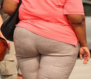 Adipositas: COVID-19 verläuft schwerer (Foto: pixabay.com, cocoparisienne)