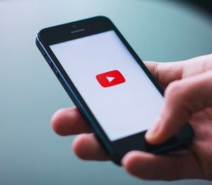 YouTube: warnt bald vor Hass-Kommentaren (Foto: pixabay.com, StockSnap)