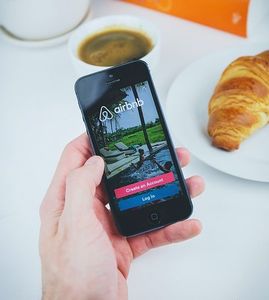 Airbnb: erhöht geplanten Aktienpreis (Foto: pixabay.com, freestocks-photos)