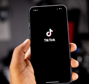 TikTok: toppt 2020 die Download-Charts (Foto: unsplash.com, Solen Feyissa)