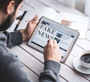 Fake News: Faktencheck erst nach Schlagzeile (Foto: pixabay.com, memyselfaneye)
