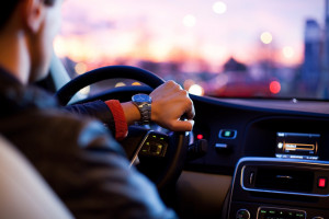 Autofahren: Mobilität hilft Autisten im Alltag (Foto: pixabay.com, Free-Photos)