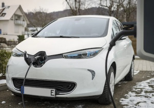 E-Auto: mehr Leistung für den Akku (Foto: pixabay.com, IsmaelMarder)