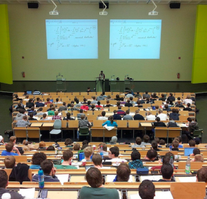 Vorlesung: Videos verbessern Noten (Foto: pixabay.com, nikolayhg) Vorlesung: Videos verbessern Noten (Foto: pixabay.com, nikolayhg)