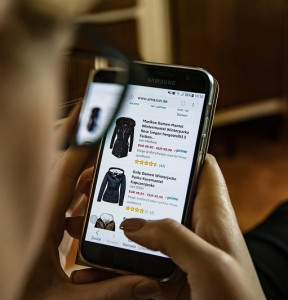 E-Commerce: Kunden-Fotos für Einkauf wichtig (Foto: pixabay.com, HutchRock)